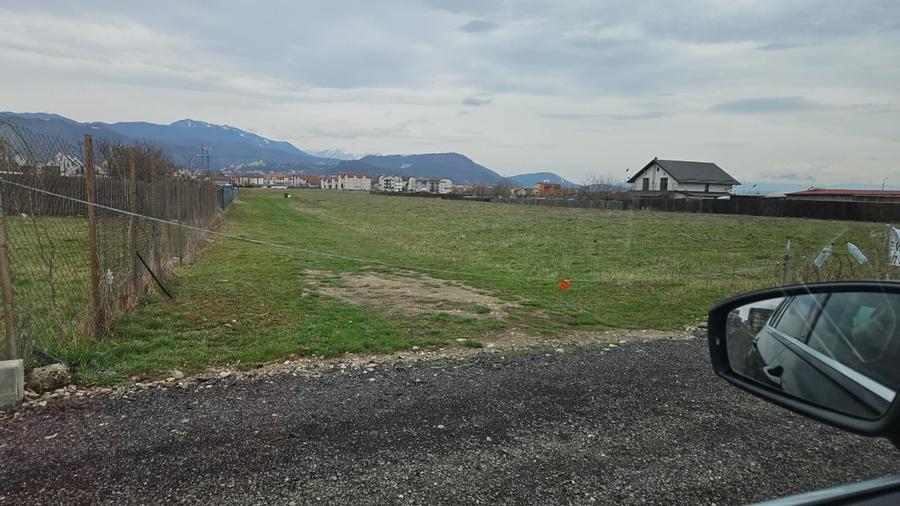 Teren Intravilan Zona Tractorul