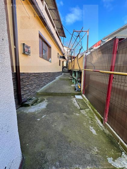 Casă la poalele Cetatii– 6 camere, panoramică, ideală locuință sau investiție