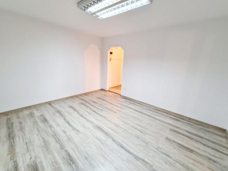 2 camere Bd. Balcescu - Sephora, parter/9, nemobilat bloc 1960