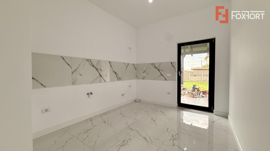 Duplex de vanzare, 3 camere + teren 330 mp, Mosnita Noua