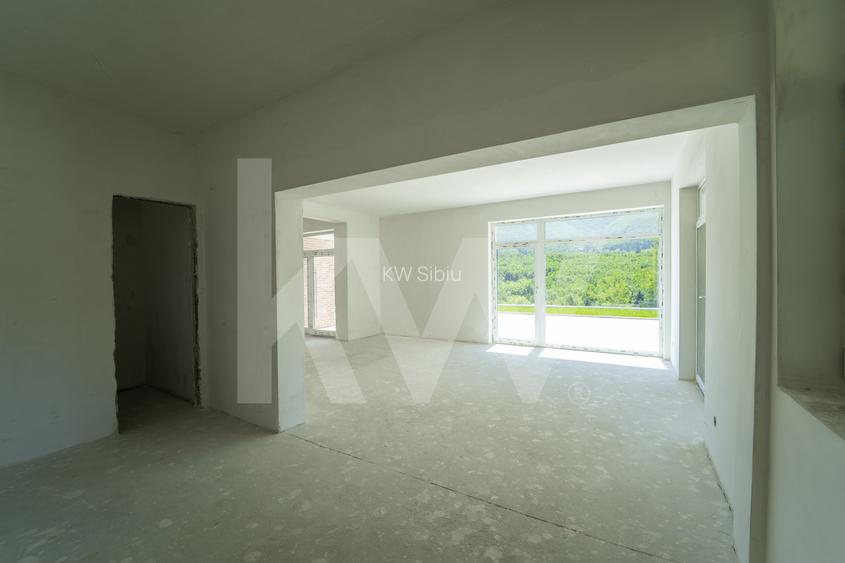 Casă arhitectură modernă cu panoramă spre Munții Făgăraș și Cetatea Cisnădioara - 23