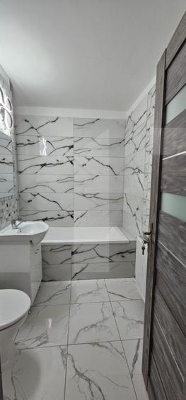 Apartament 3 camere, 2 băi – complet renovat, etaj 1, semicentral