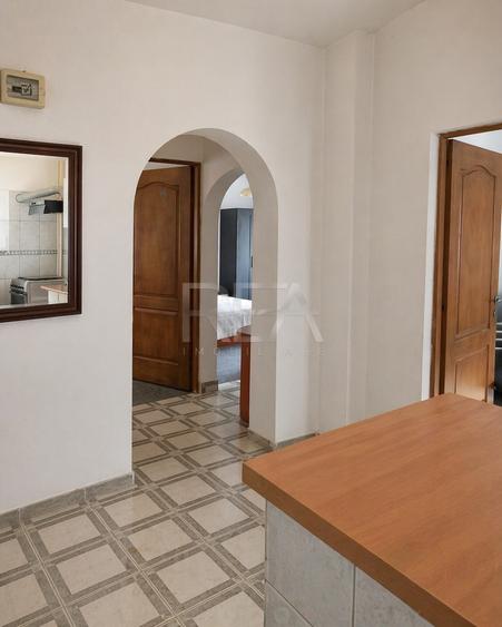 3 camere Unirii decomandat, inst. schimb., et. 2, an 1991, 76 mp