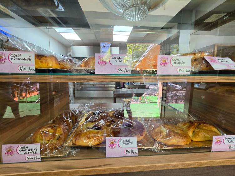 Patiserie pe Baba Novac, stradal, cu vad format