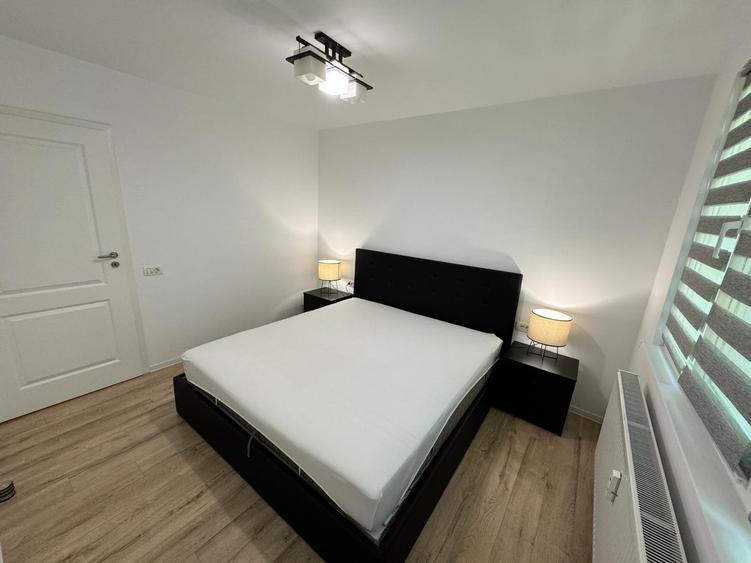 2 camere decomandat, renovat | Etaj 1/4 | Parcare inclusă | Mobilat și utilat