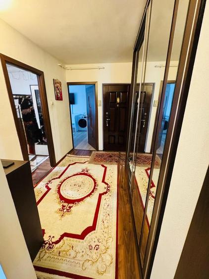 Apartament 2 camere(transformat in 3)decomandat-zona Anda