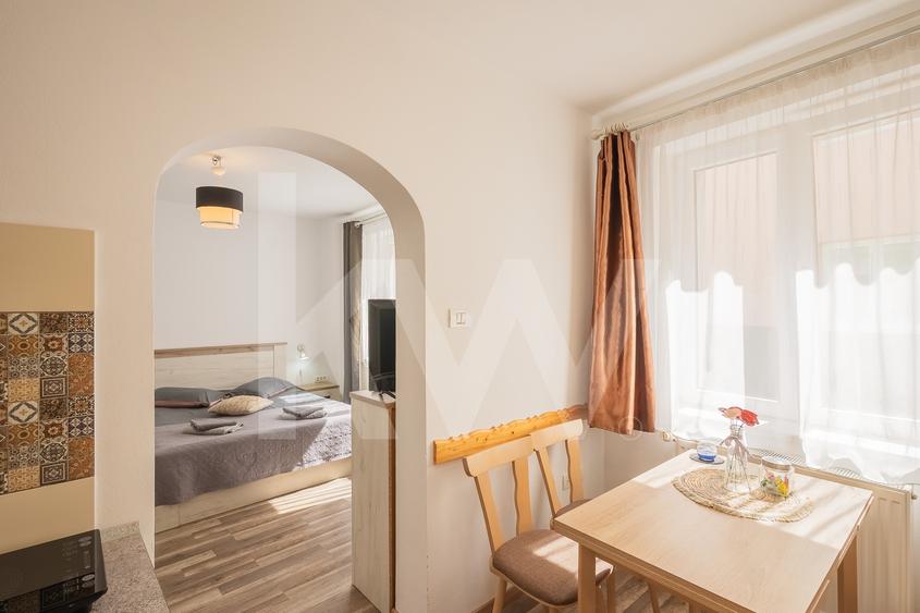 Investiție în Centrul Istoric al Sibiului – 2 apartamente, business funcțional