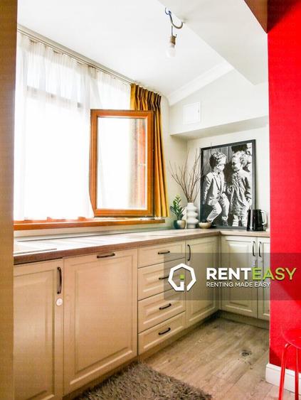 Apartament cu trei camere situat in zona Palas - Moldova Center