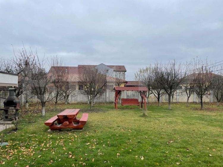 Casa cu 5 camere, 386 mp, Sangeorgiu de Mures, zona Apollo Spa