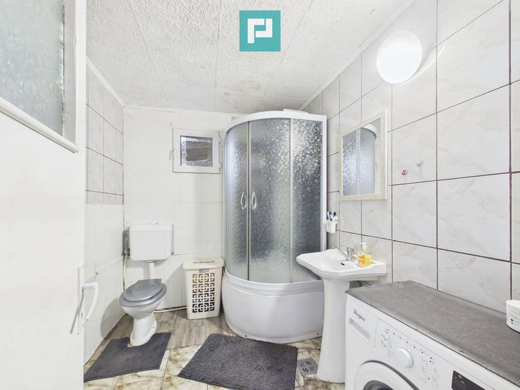 Casă cu 3 camere de vânzare în zona Bujac
