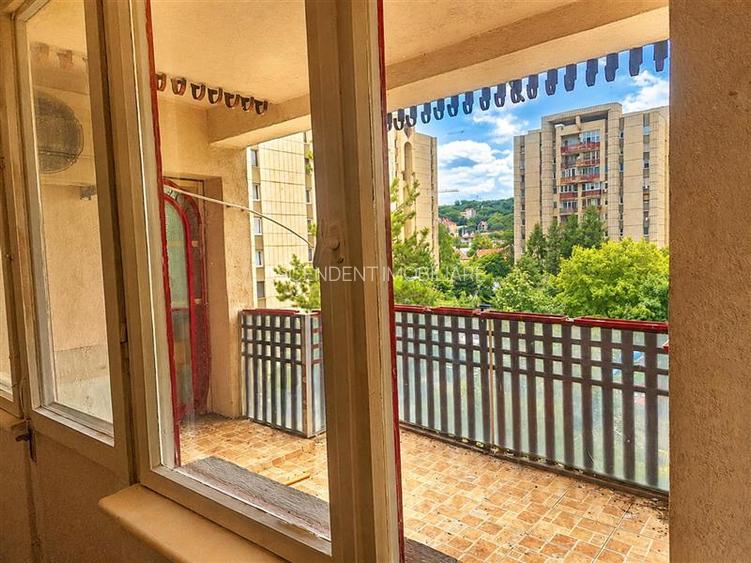 Apartament 3 camere, 90 mp, Centrul Civic Brasov, potential de renovare. - 3