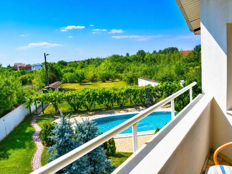 Un colț de paradis la doar câteva minute de București – Vilă cu piscină