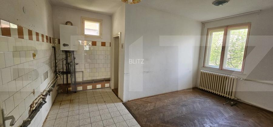 Casa cu 2 apartamente de 3 camere in centru - 11