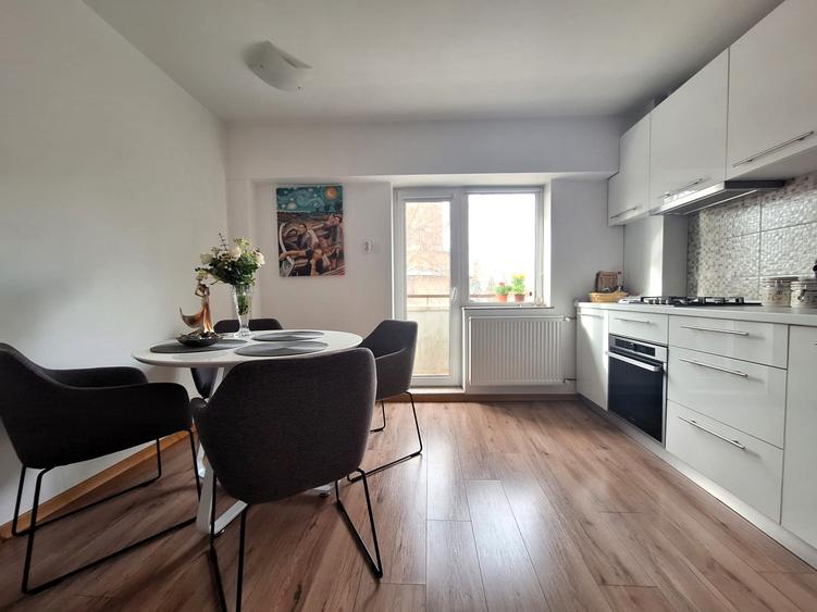 Vanzare apartament 4 camere, Bd. Unirii / Piata Constitutiei, premium