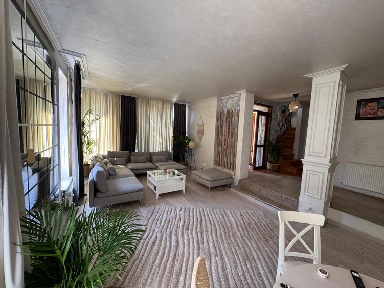 Casa cu etaj la Lebada in cartier Alfa Land