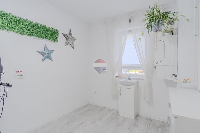 Cameră 13 mp de închiriat | Salon Beauty | Kasper Coresi
