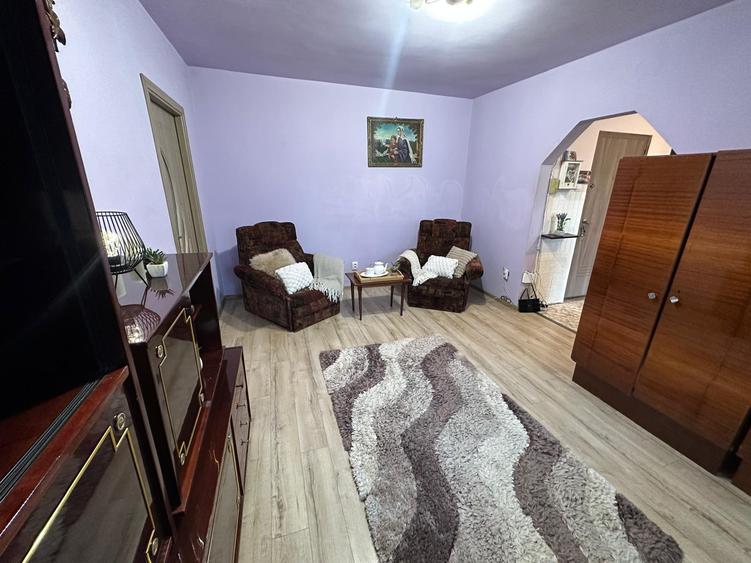 OPORTUNITATE !!! 3 CAMERE MANASTUR STR MEHEDINTI CU LOC DE PARCARE , 60 MP