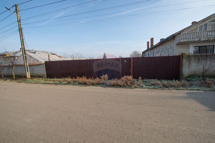 Teren intravilan de vanzare 980 mp, deschidere 13,4, Varasti, Giurgiu