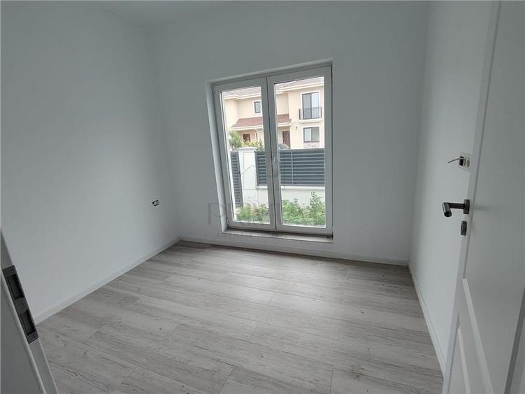 Duplex pe plan - canalizare - 4 camere
