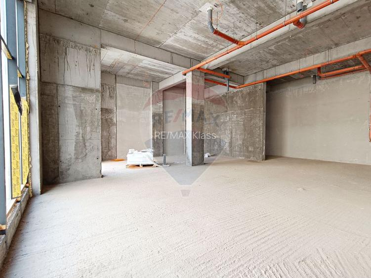 Inchiriere Spatiu Comercial Parter+Curte 30mp | M. Berceni la 9 minute - 13