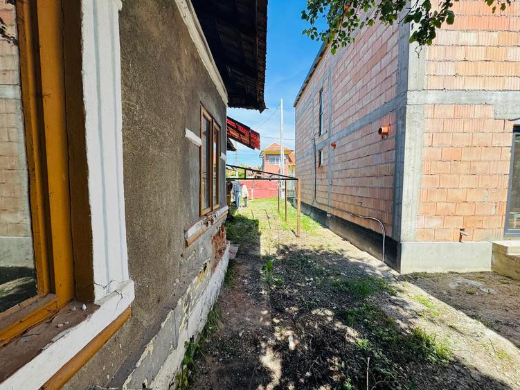 Casă demolabilă + teren 220 mp | Zonă foarte bună - Exclusivitate RED LINE IMOBI