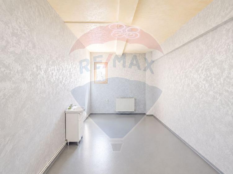 Spațiu comercial renovat, vitrină generoasă, vad excelent, Mănăștur