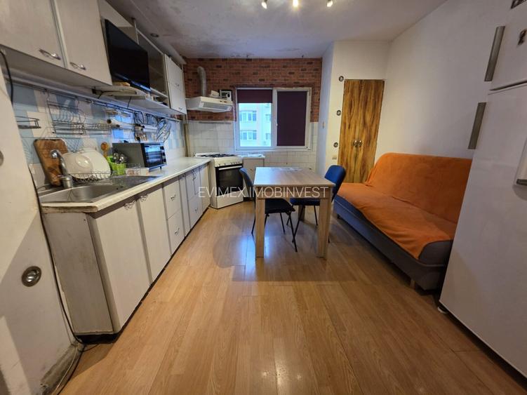 Calea Vitan - Dristor - Ramnicu Valcea- 2 camere decomandat - 6