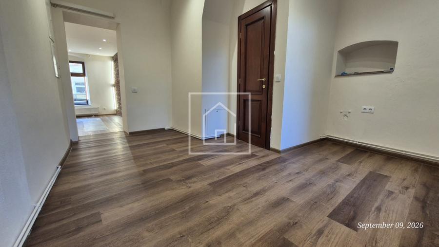 Spațiu comercial renovat, vitrine stradale, ultracentral Sibiu