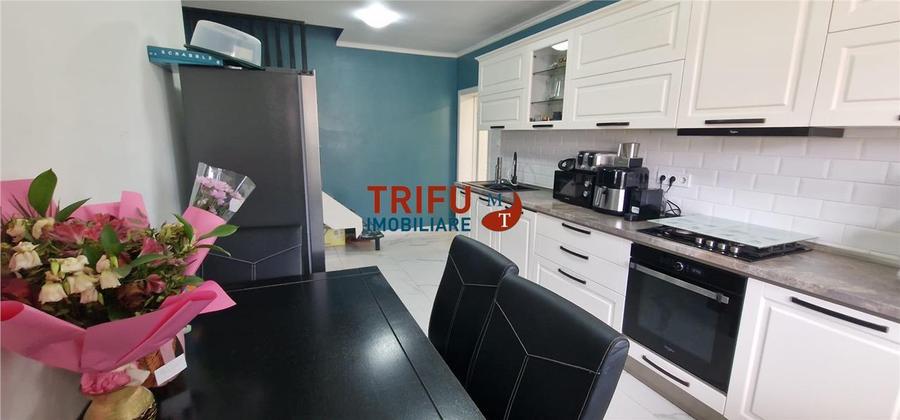 Apartament cu scara interioara 3 camere de vanzare zona Centru