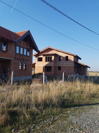 Vila la rosu - Sacalaz
