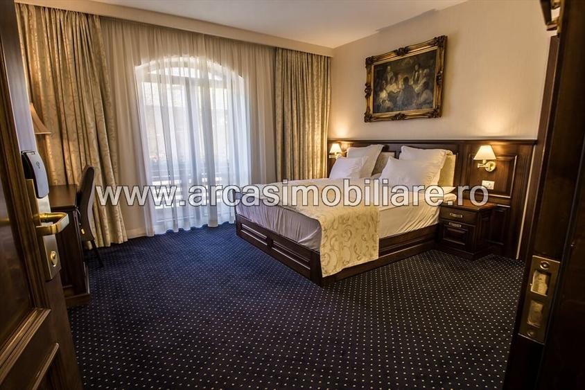 HOTEL DE VANZARE 5* ULTRACENTRAL!