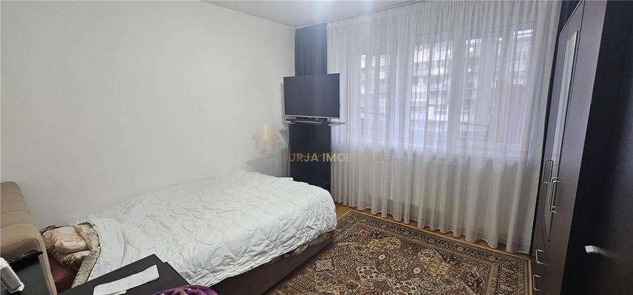 APARTAMENT 2 CAMERE 43 MP PLUS BALCON DE 10 MP ZONA MERCUR
