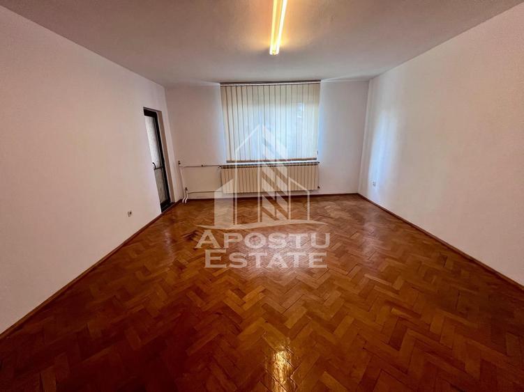 Apartament de inchiriat la parter, 3 camere, Aradului, Timisoara