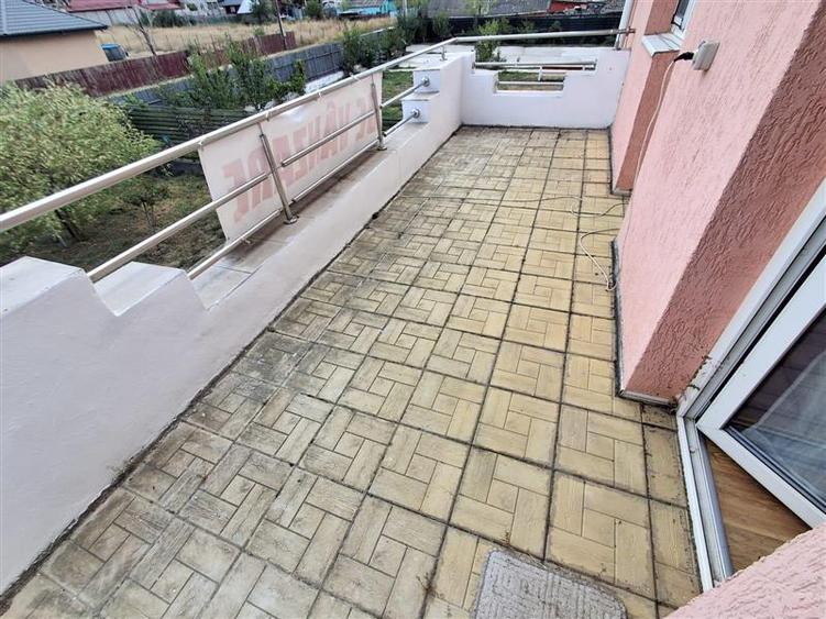Vila de vanzare Letcani-Bogonos