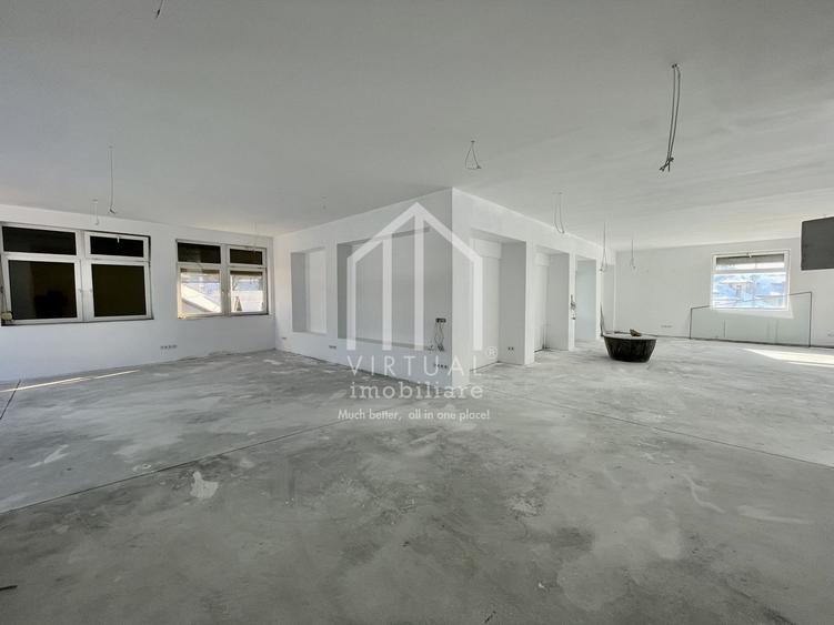Spatiu comercial cu 8 camere, 5 bai, terasa - zona Centrala
