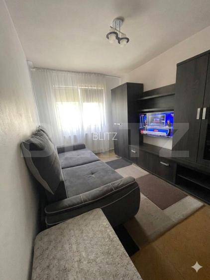 Apartament 2 camere decomandate, zonă foarte bună – ideal locuit sau investiție - 2