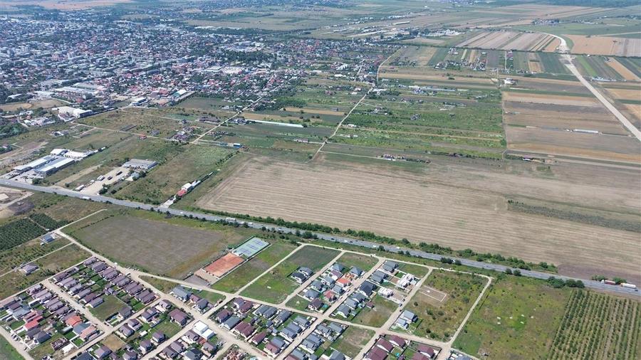 Teren de vanzare pe E 85 langa Autostrada A7 Focsani