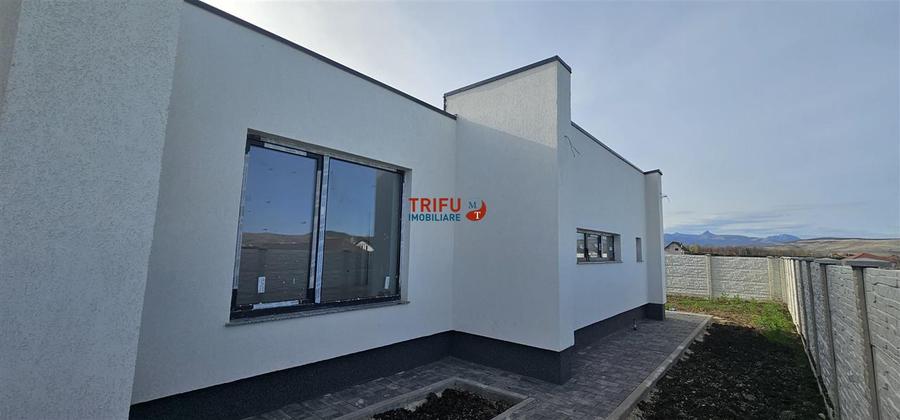 Casa individuala de vanzare 4 camere 2 bai 448mp teren