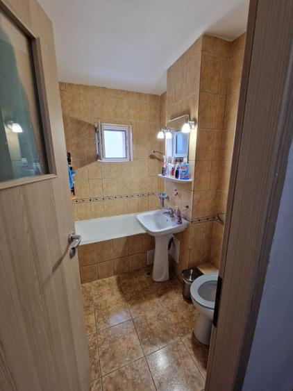 Apartament decomandat de vanzare, cu 3 camere, in Piata Zorilor, Cluj Napoca