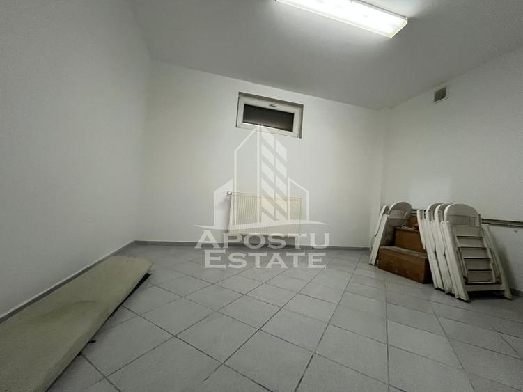 Casa individuala cu 6 camere, 3 bai, garaj, teren 500 mp si 2 fronturi