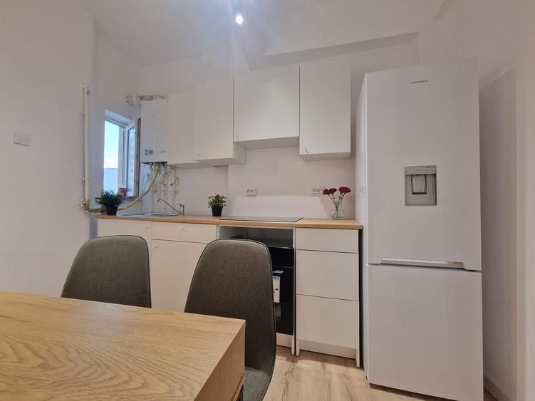 Ideal Air BnB I 3 Camere transformat in 2 Garsoniere Fara Risc Seismic Piata Uni