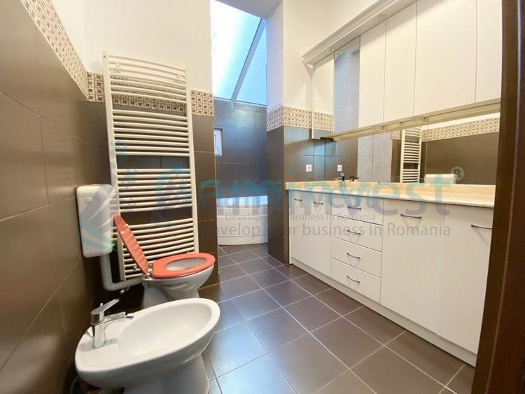 Apartament de inchiriat 3 camere, Ultracentral, Oradea