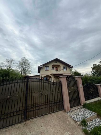 Vând casă în Cerchejeni