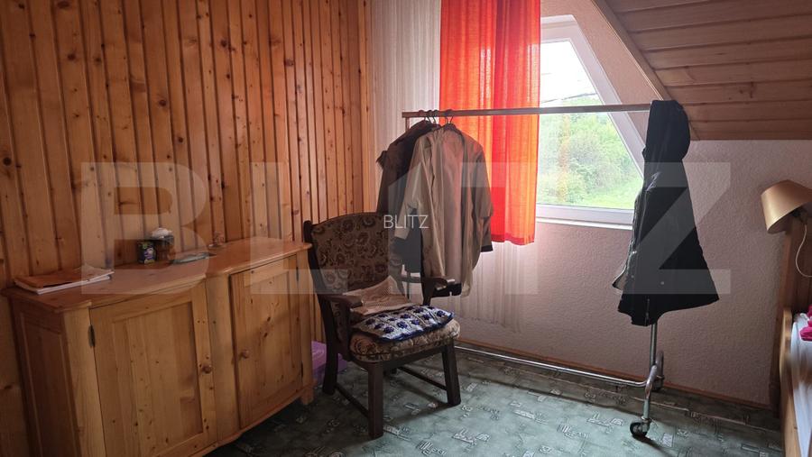 Casa 5 camere , 300 mp;  Teren - 2000 mp . Viile Satu Mare - 16