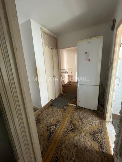 - Apartament 3 camere confort 1 decomandat, zona Progresu