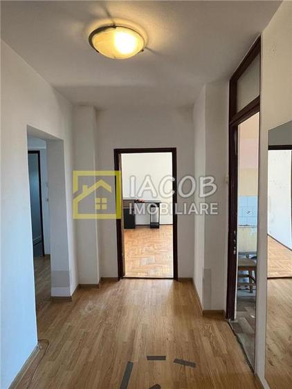 Apartament 3 camere decomandate, 73 mp, Narciselor 6, Bacau