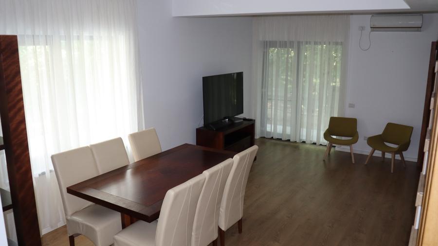 Închiriez casă lângă Pădurea Tunari — cartier privat, P+1, mobilată și utilată