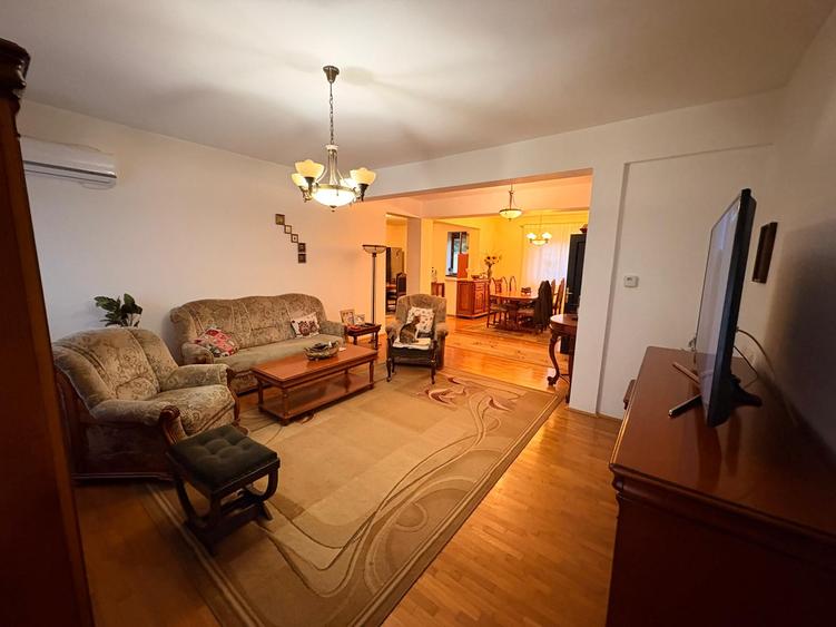 Casa Exclusivistă 9 Camere - Sector 1 - Sisesti - 722 mp.