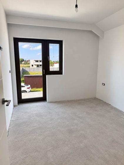 Casa Individuală în Dragsina -250mp /850mp teren - 2 garaje Comision 0