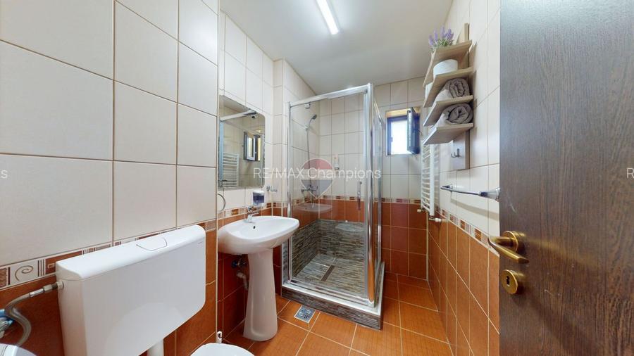 Pensiune în funcțiune | 10 camere | Teren 4.000 mp | Brădet – Săcele